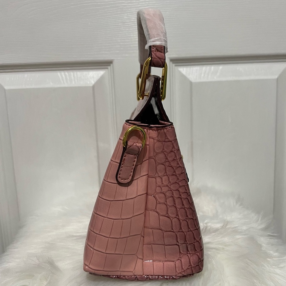 💗 *NWT* Elegant Pink Crocodile‎ Pattern Handbag - Picture 2 of 7